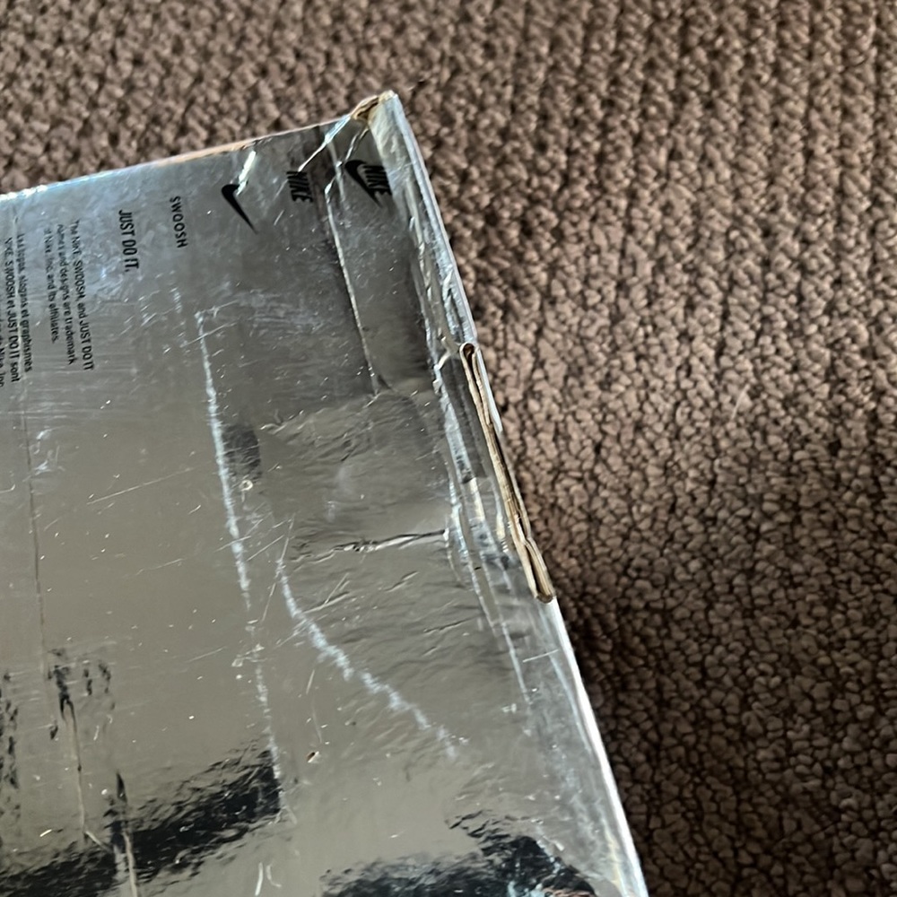 Offwhite Nike Dunks / Damaged Box - image 5